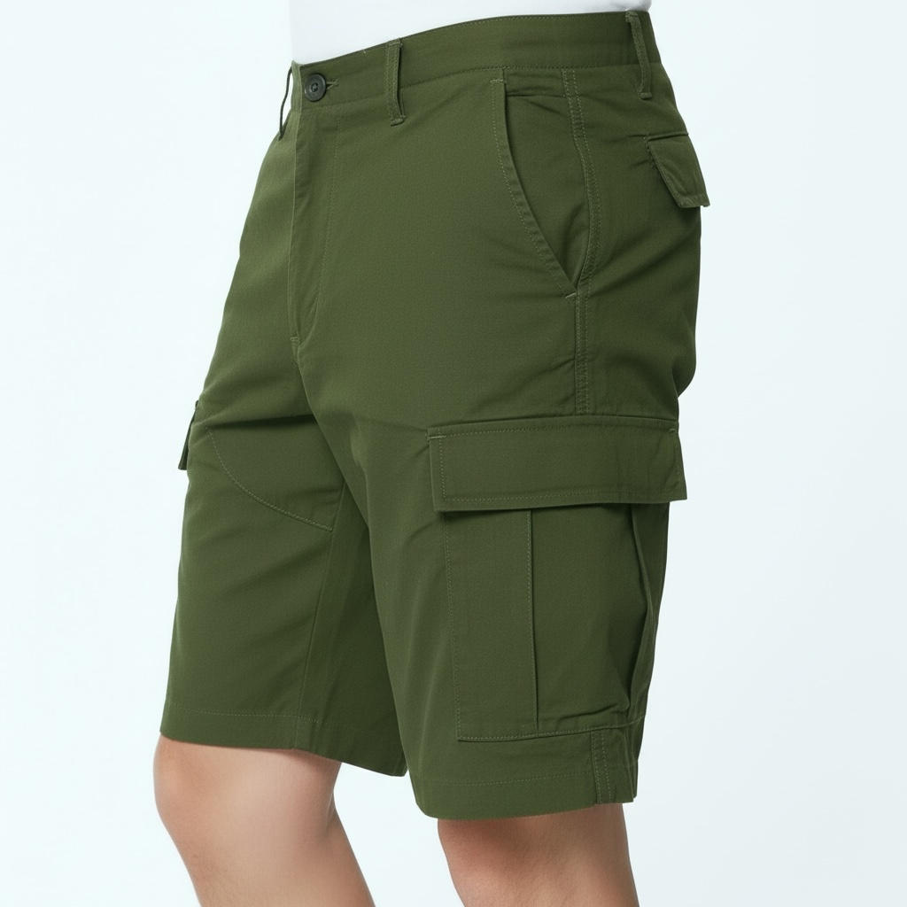 Detail kantong celana cargo pendek warna army