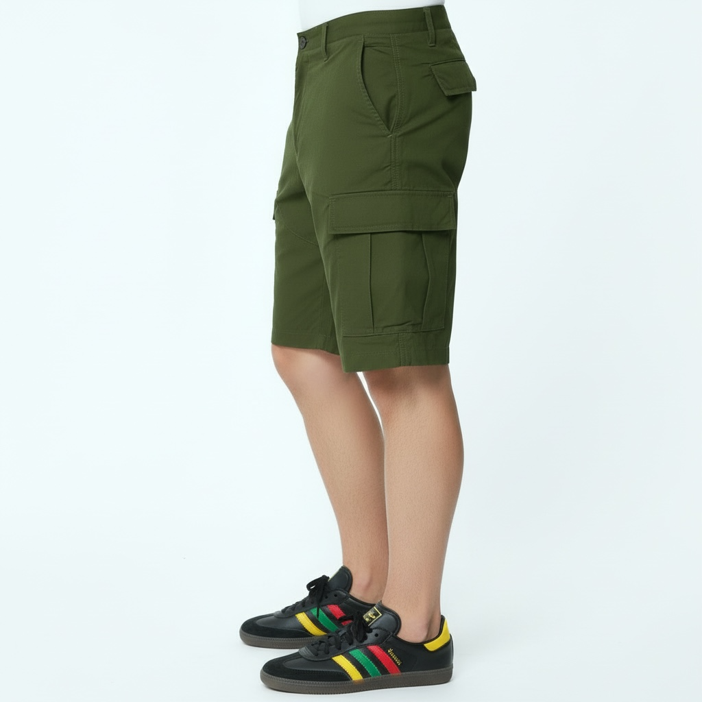 Celana cargo pendek warna army tampak samping